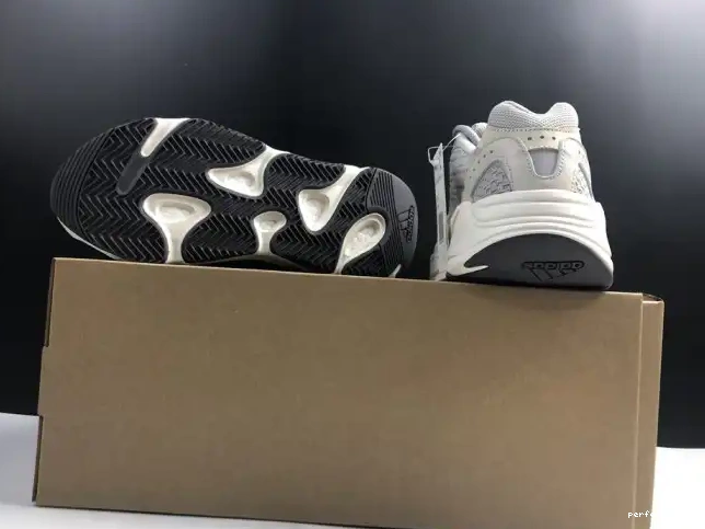 Cream Yeezy Adidas Cream 700 GY7924 Boost V2 0613